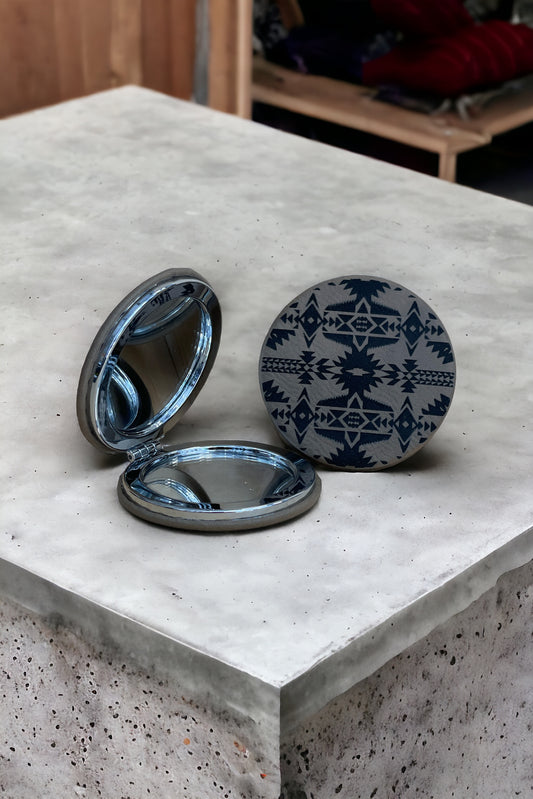 Compact Mirror
